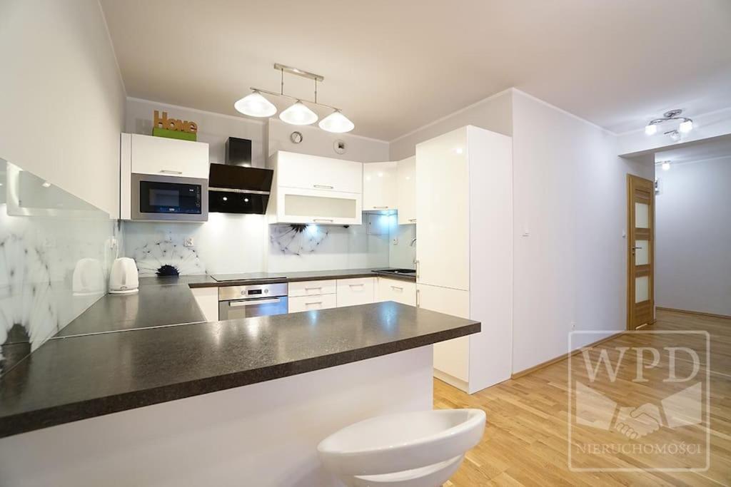 Modern Apartment-City Center-New Building-Garage 브로츠와프 외부 사진